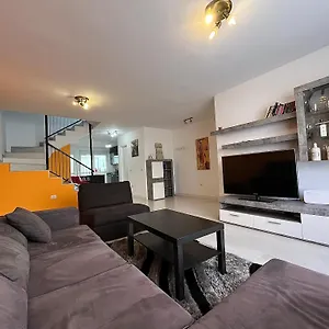 https://casa-la-laguna.adeje-hotels.com